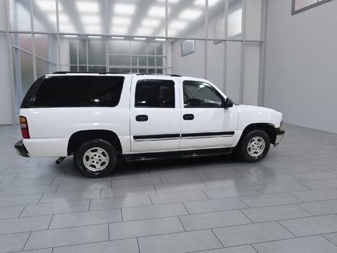 Used 2004 Chevrolet Suburban LS image 9