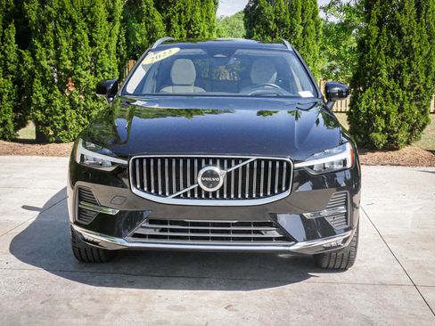 Used 2022 Volvo XC60 B5 Inscription w/ Advanced Package FWD image 3