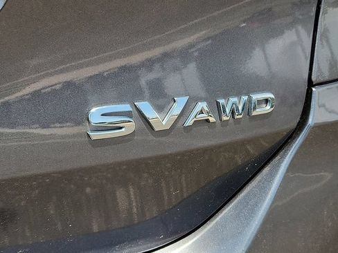 Used 2018 Nissan Rogue SV AWD/4WD image 9