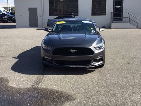 Certified 2017 Ford Mustang Coupe image 3