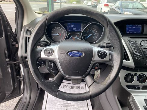 Used 2014 Ford Focus SE FWD image 14