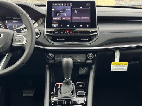 New 2026 Jeep Compass Latitude image 15