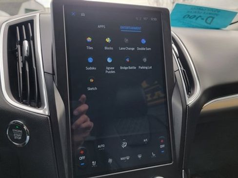 Used 2024 Ford Edge Titanium image 24