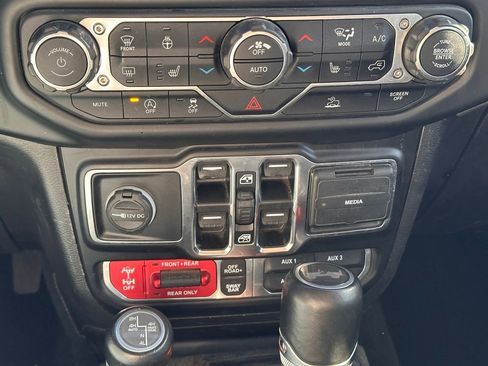 Used 2022 Jeep Wrangler Unlimited Rubicon w/ Xtreme Recon 35" Tire Package image 34