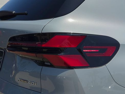 New 2026 BMW X5 xDrive40i w/ M Sport Package AWD/4WD image 4