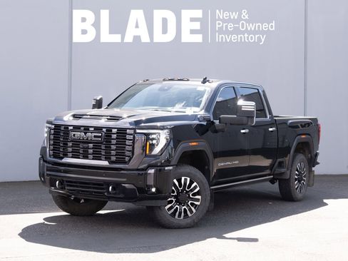 Used 2024 GMC Sierra 3500 Denali Ultimate AWD/4WD image 1