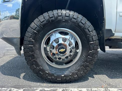 Used 2018 Chevrolet Silverado 3500 LT w/ LT Convenience Package AWD/4WD image 11