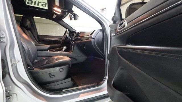 Used 2020 Jeep Grand Cherokee Limited AWD/4WD image 10