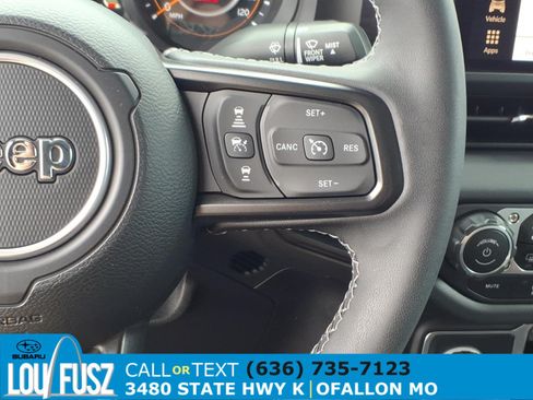 Used 2025 Jeep Gladiator Sport w/ Premium Package AWD/4WD image 18