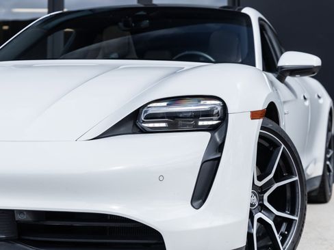 Certified 2023 Porsche Taycan image 17