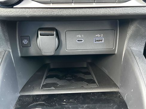 New 2025 Nissan Versa SR w/ Trunk Package image 14