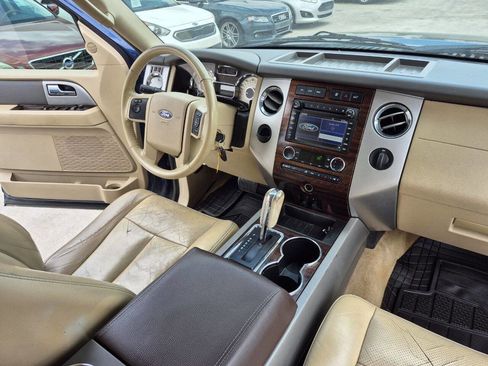 Used 2013 Ford Expedition XLT image 18