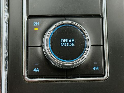 Used 2024 Ford Expedition Max XLT image 25