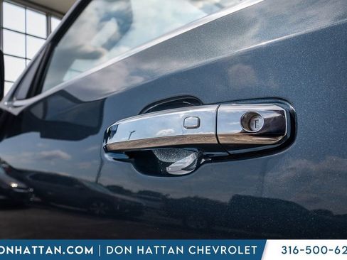 Used 2022 Chevrolet Silverado 1500 LTZ AWD/4WD image 34