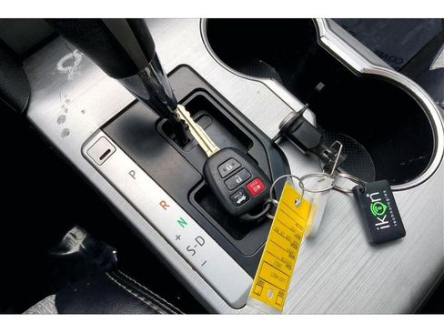 Used 2012 Toyota Camry SE image 14