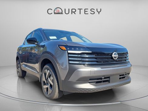 New 2026 Nissan Kicks SV image 5