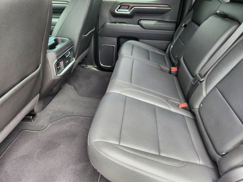 Used 2024 GMC Sierra 1500 SLT AWD/4WD image 12