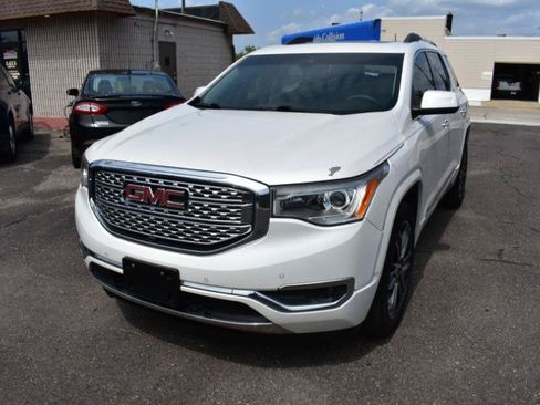 Used 2017 GMC Acadia Denali w/ Technology Package FWD image 10