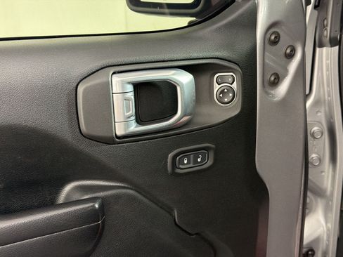 Used 2021 Jeep Wrangler Unlimited Rubicon AWD/4WD image 15
