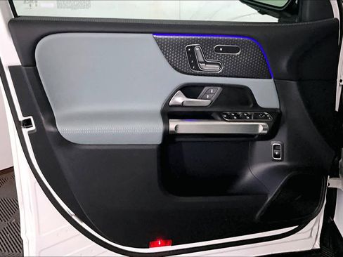 New 2026 Mercedes-Benz GLB 250 4MATIC image 12