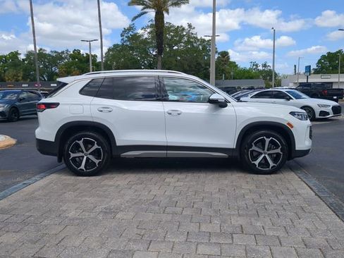 Certified 2025 Volkswagen Tiguan SE AWD/4WD image 3