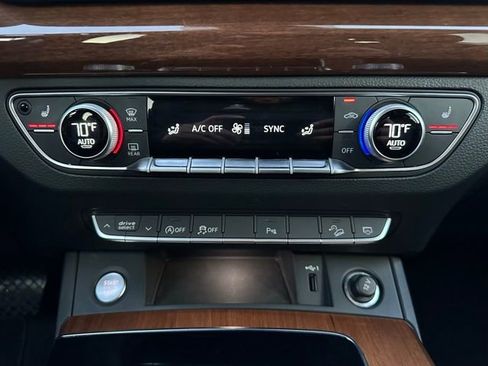 Used 2022 Audi Q5 2.0T Premium image 22