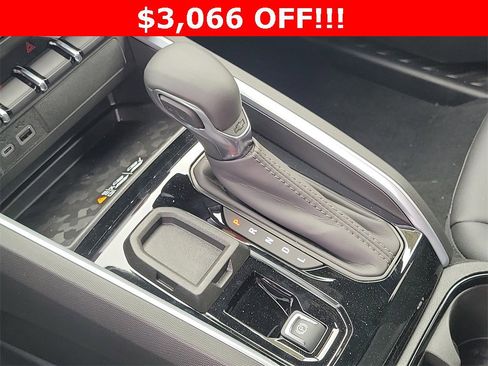 New 2025 Chevrolet Colorado LT w/ LT Convenience Package image 12