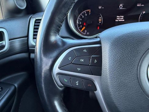 Used 2021 Jeep Grand Cherokee Laredo X image 12