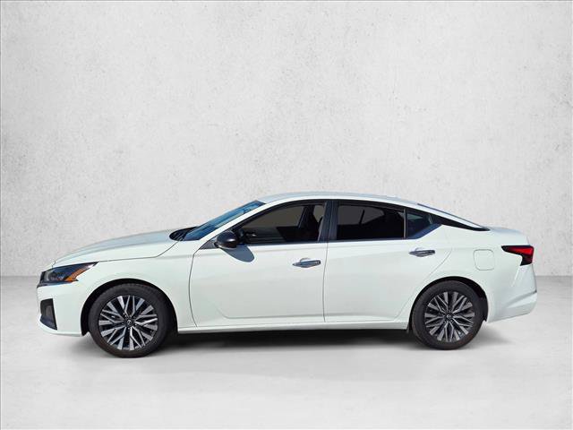 Used 2025 Nissan Altima 2.5 SV FWD image 5