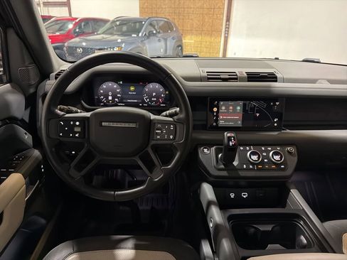 Used 2024 Land Rover Defender 110 X-Dynamic SE image 28