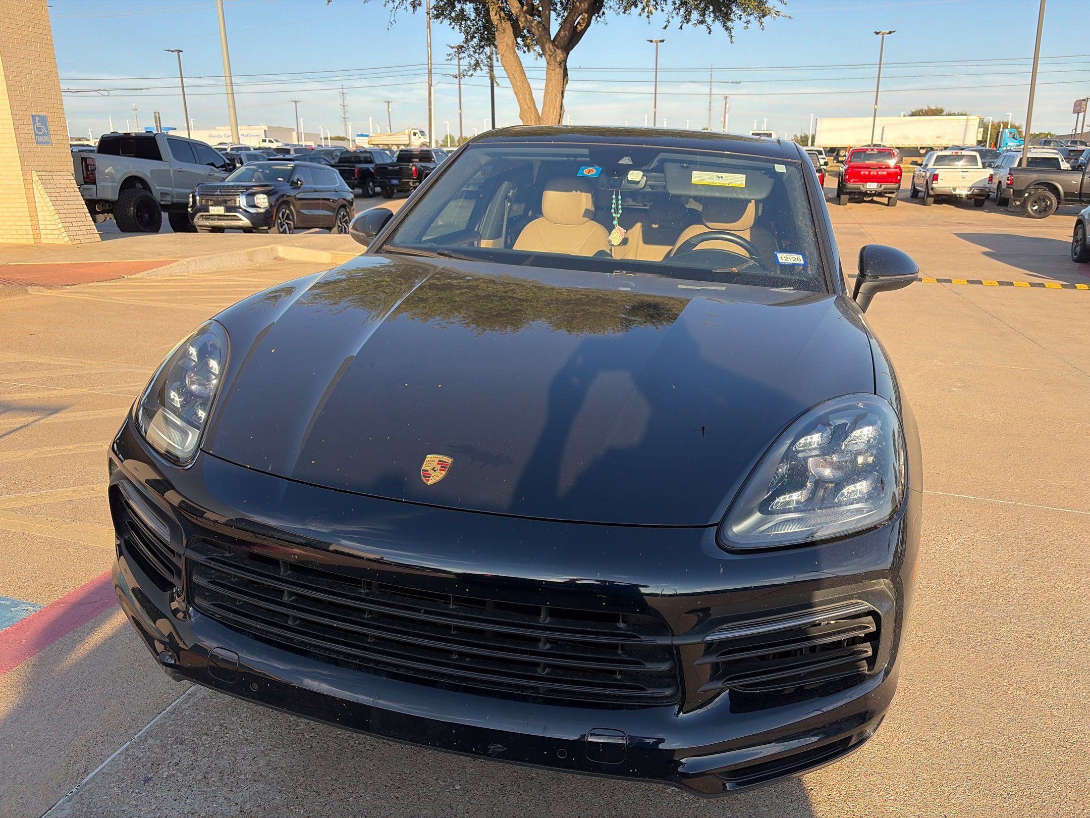 Used 2020 Porsche Cayenne AWD/4WD image 2