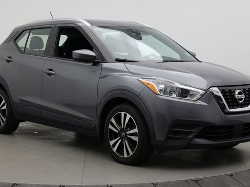 Used 2020 Nissan Kicks SV FWD image 3