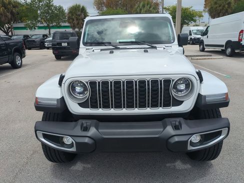 Used 2025 Jeep Wrangler Unlimited Sahara w/ Safety Group AWD/4WD image 4