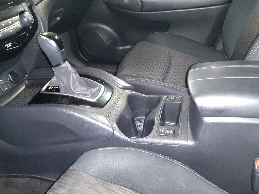 Used 2017 Nissan Rogue SV w/ SV Premium Package FWD image 26