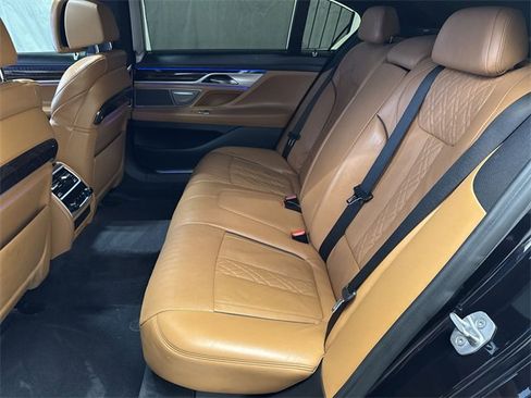 Used 2021 BMW 740i xDrive w/ M Sport Package image 13