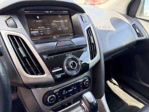 Used 2012 Ford Focus SEL FWD image 11