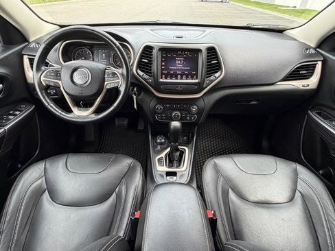 Used 2015 Jeep Cherokee Latitude w/ Cold Weather Group AWD/4WD image 21