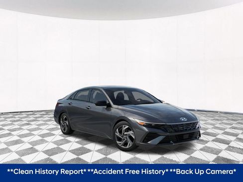 Used 2026 Hyundai Elantra SEL Sport Premium FWD image 2