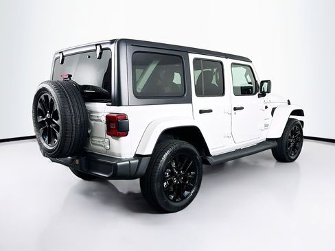 Used 2023 Jeep Wrangler Sahara w/ Cold Weather Group image 9