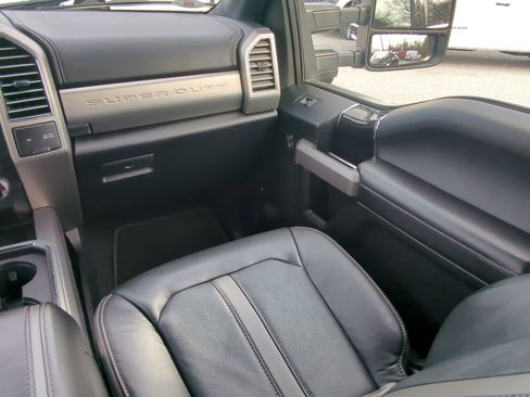 Used 2021 Ford F450 Platinum w/ FX4 Off-Road Package image 15