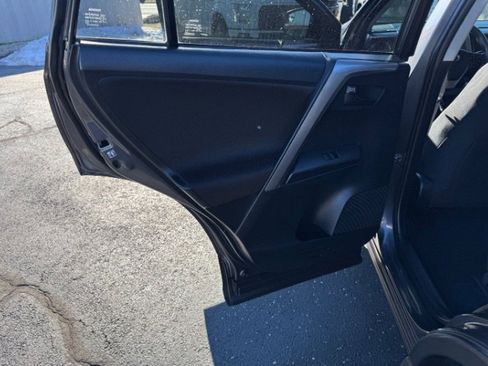 Used 2018 Toyota RAV4 LE image 12