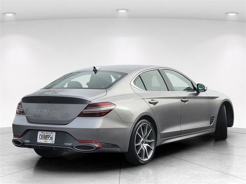 Used 2025 Genesis G70 2.5T image 4