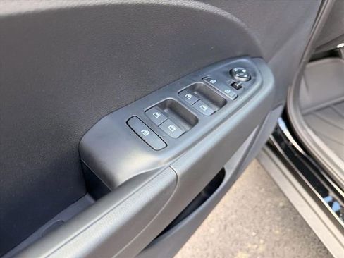 New 2026 Hyundai Venue SE FWD image 15