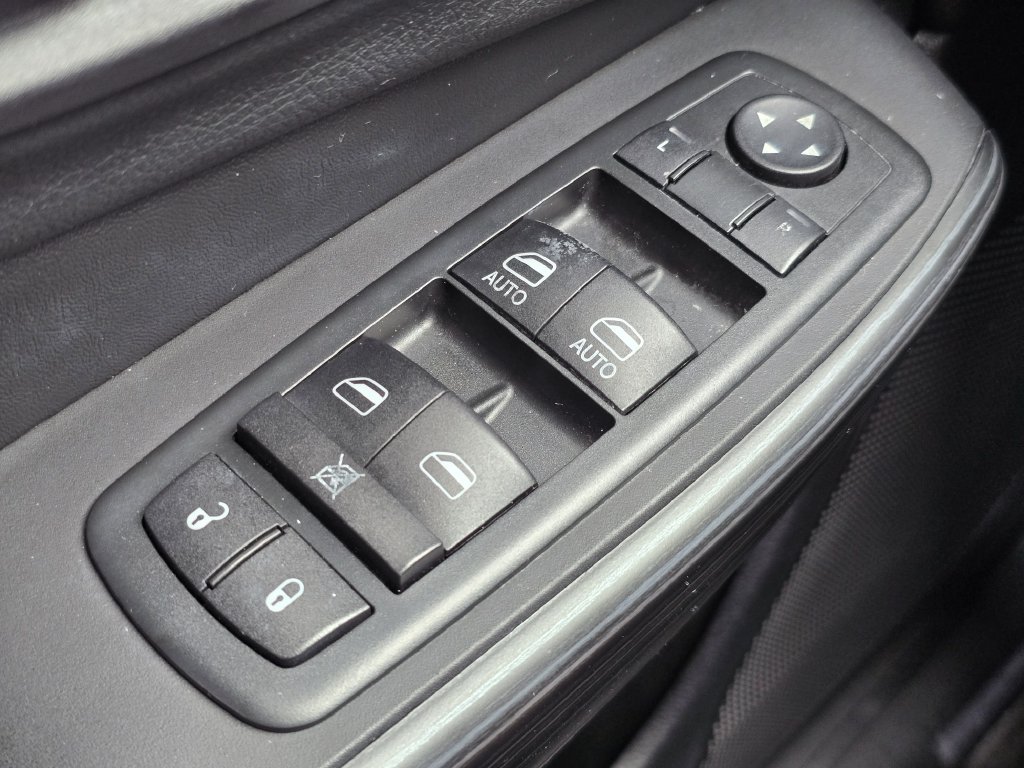 Used 2014 Jeep Cherokee Limited FWD image 27
