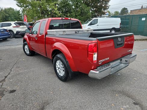 Used 2015 Nissan Frontier SV image 6