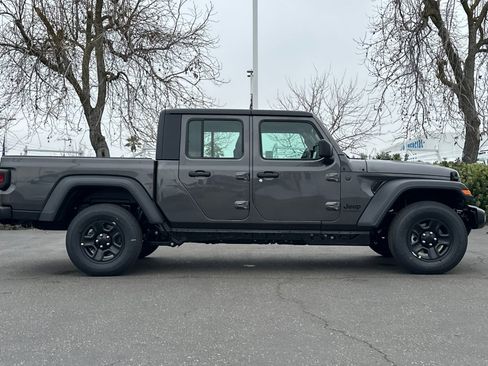 New 2026 Jeep Gladiator Sport image 3
