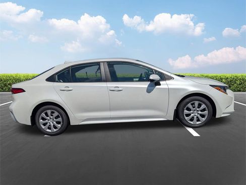 New 2026 Toyota Corolla LE FWD image 3