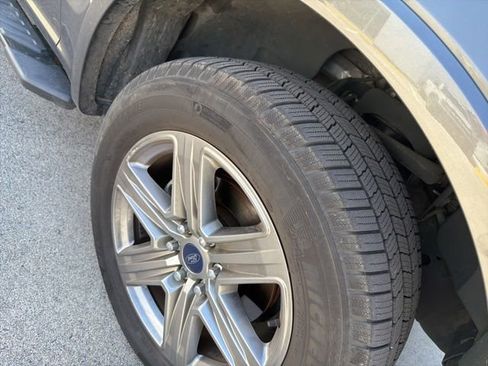 Used 2018 Ford F150 XLT w/ Equipment Group 302A Luxury image 4