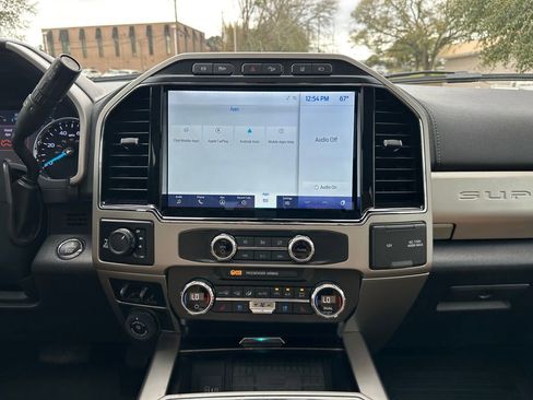 Certified 2022 Ford F250 Lariat w/ Lariat Ultimate Package image 15