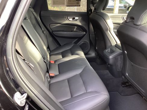 Certified 2023 Volvo XC60 B5 Plus w/ Climate Package image 33